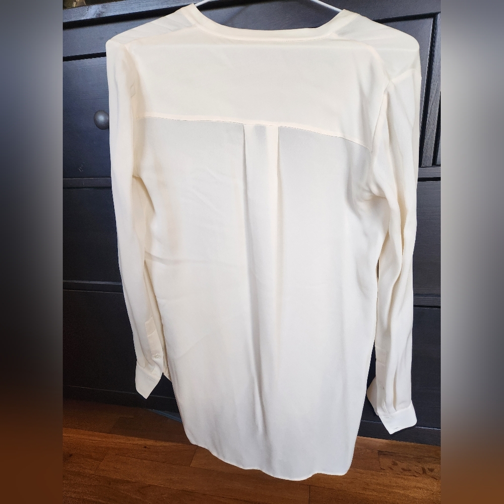 VINCE Tipped Contrast 100% Silk Long-sleeve Blouse in Ivory & Black Size 2 - Picture 2 of 3